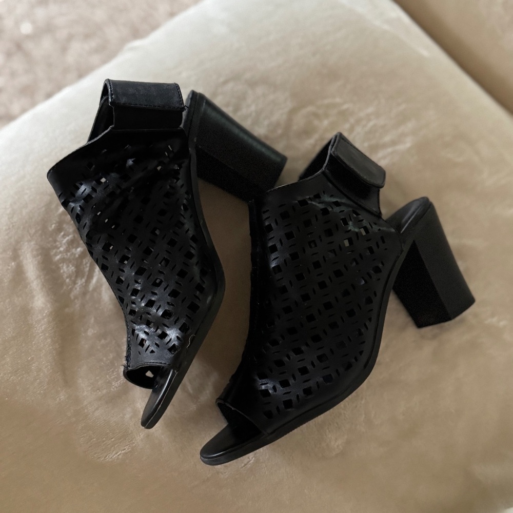 Women's Black heels - Size 8M